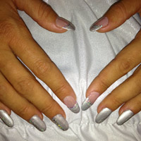 Modèle Metallic Silver - Missratdeconails - esthéticienne: Manucure, pédicure, soins, massage, épilation, maquillage, onglerie et nails à Laeken et dans la région de Bruxelles