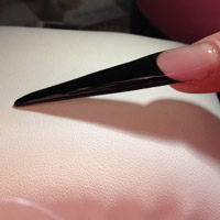 Technique chablon stiletto noir - Missratdeconails - esthéticienne: Manucure, pédicure, soins, massage, épilation, maquillage, onglerie et nails à Laeken et dans la région de Bruxelles